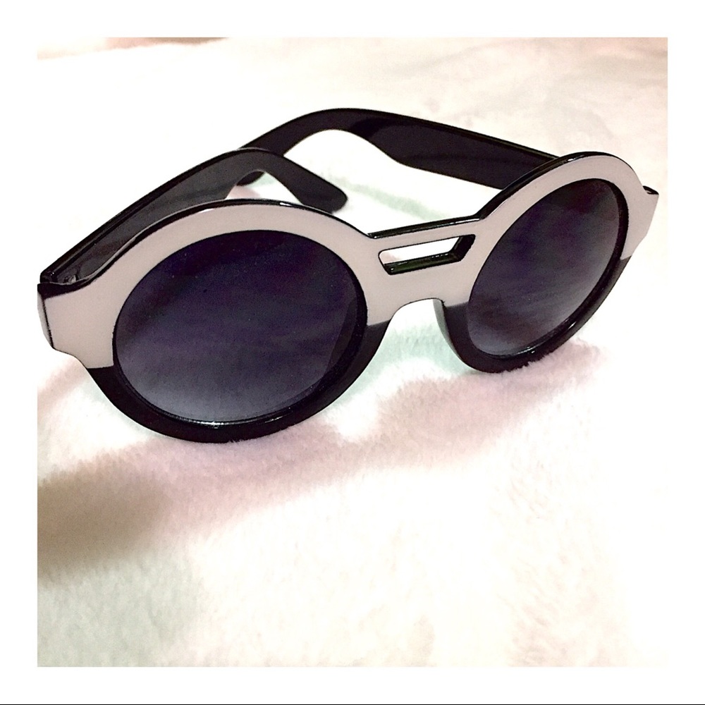 Duel shade round sunglasses
